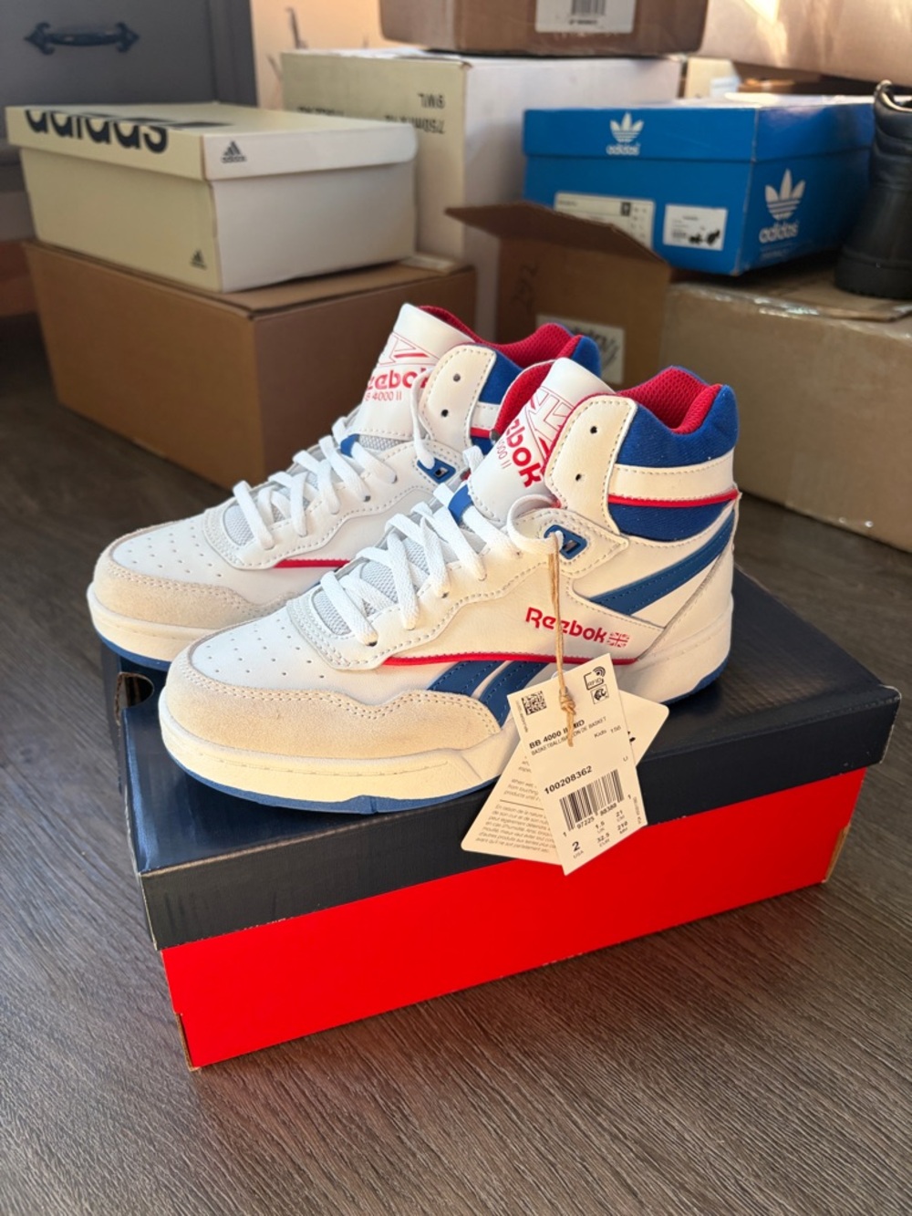 Boys Reebok Bb4000 size 2